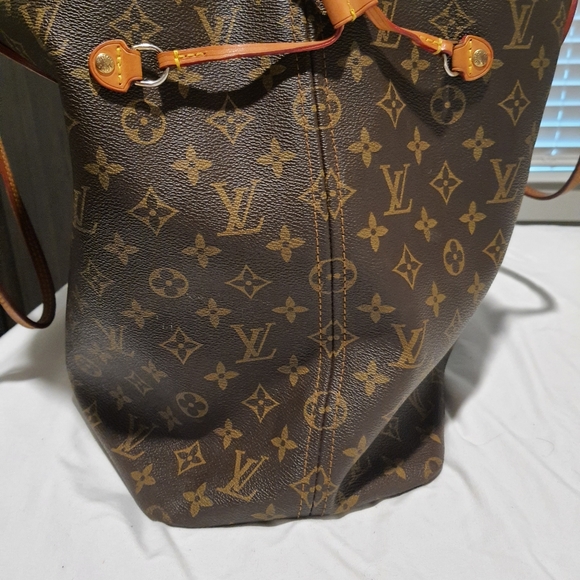 LOUIS VUITTON Neverfull MG - Picture 4 of 9